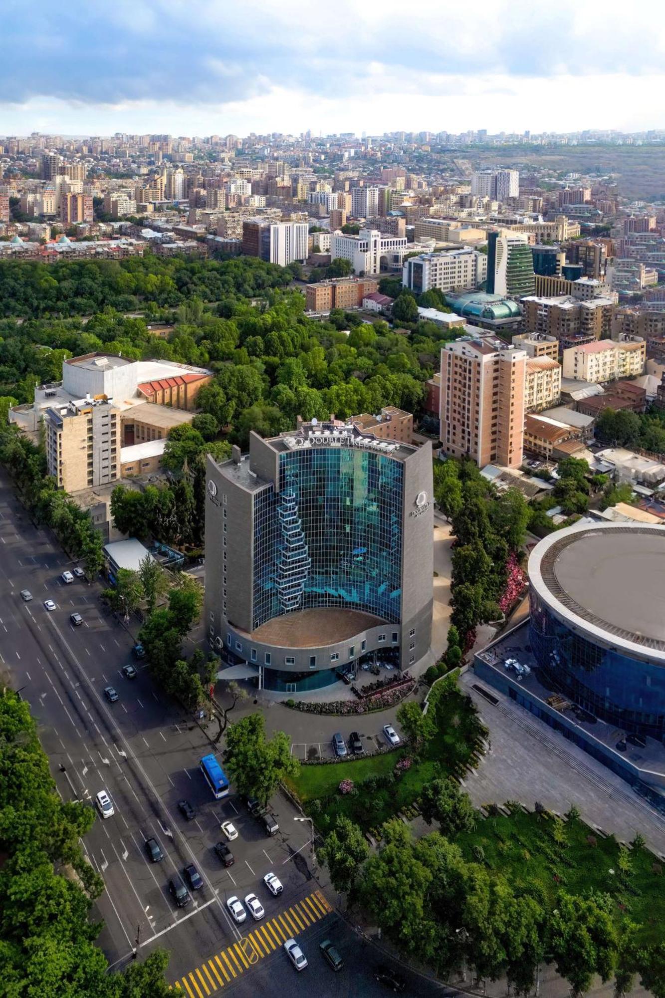 Doubletree By Hilton Yerevan City Centre Exteriér fotografie